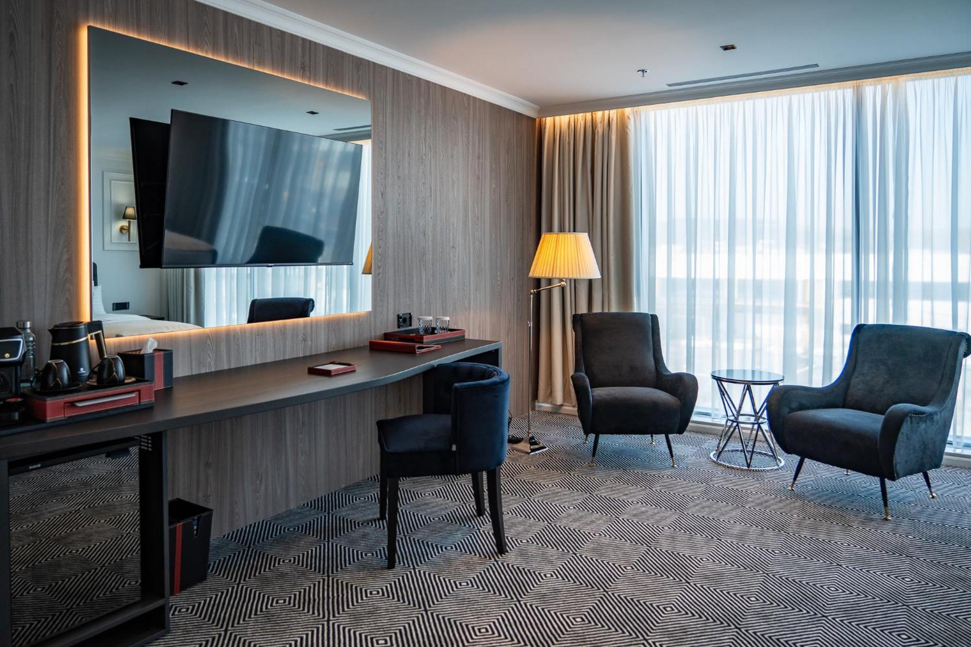 Sky Airport Hotel คลูจ-นาโปกา ภายนอก รูปภาพ