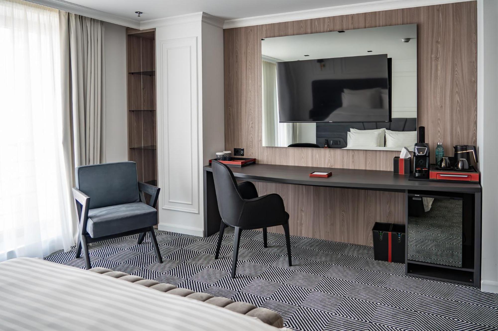 Sky Airport Hotel คลูจ-นาโปกา ภายนอก รูปภาพ
