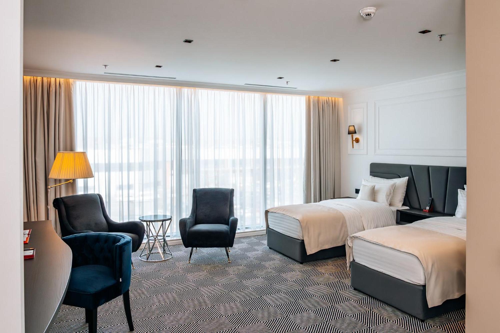 Sky Airport Hotel คลูจ-นาโปกา ภายนอก รูปภาพ
