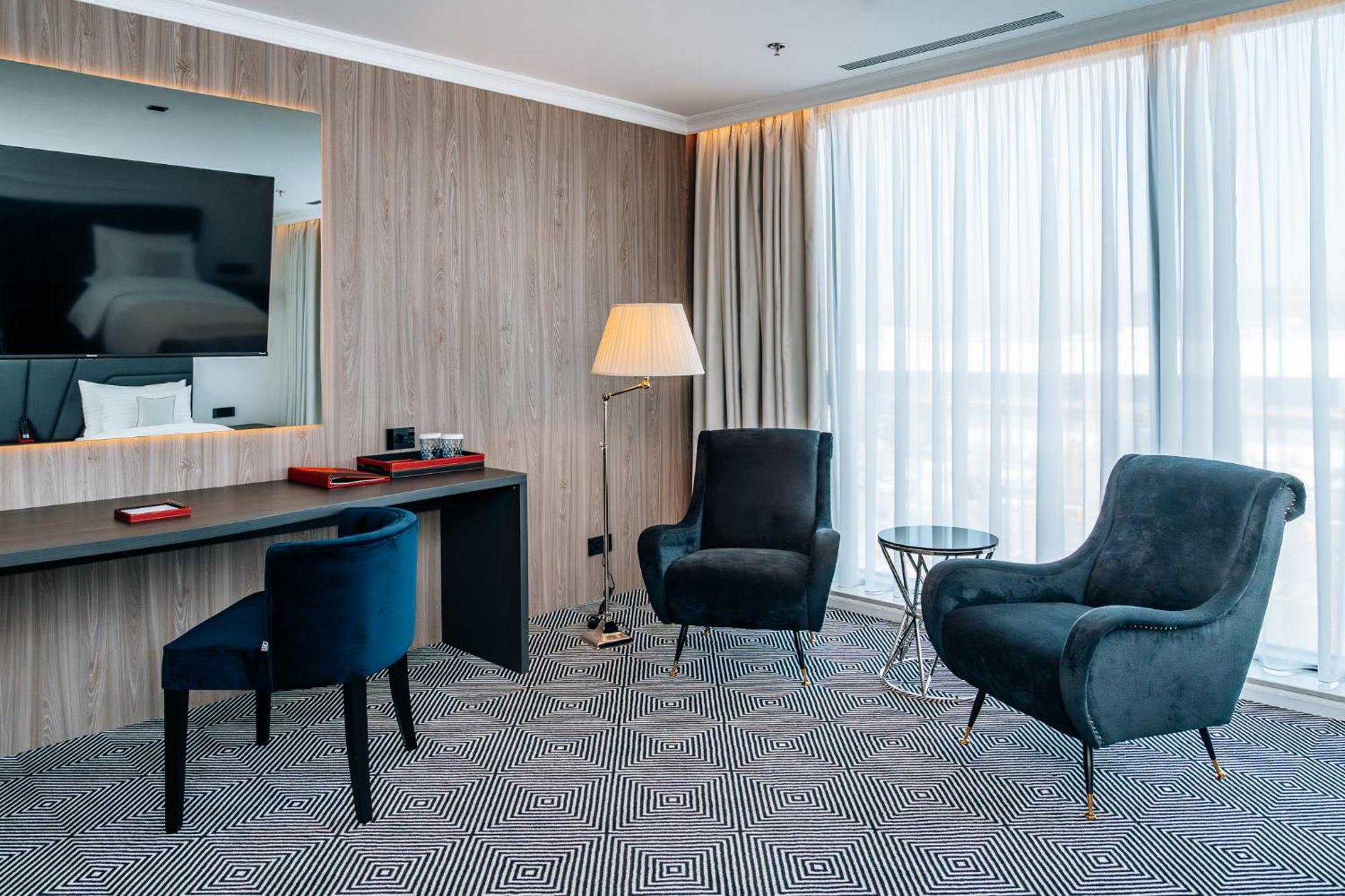 Sky Airport Hotel คลูจ-นาโปกา ภายนอก รูปภาพ
